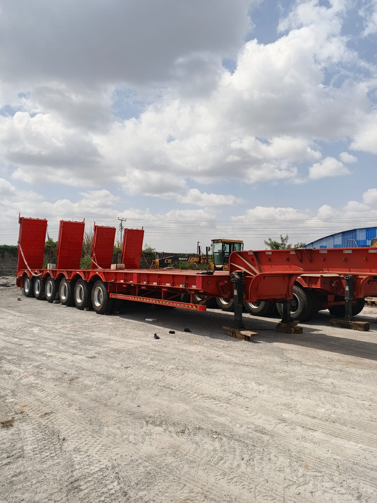 Low loader and modular transport equipment for heavy haulage