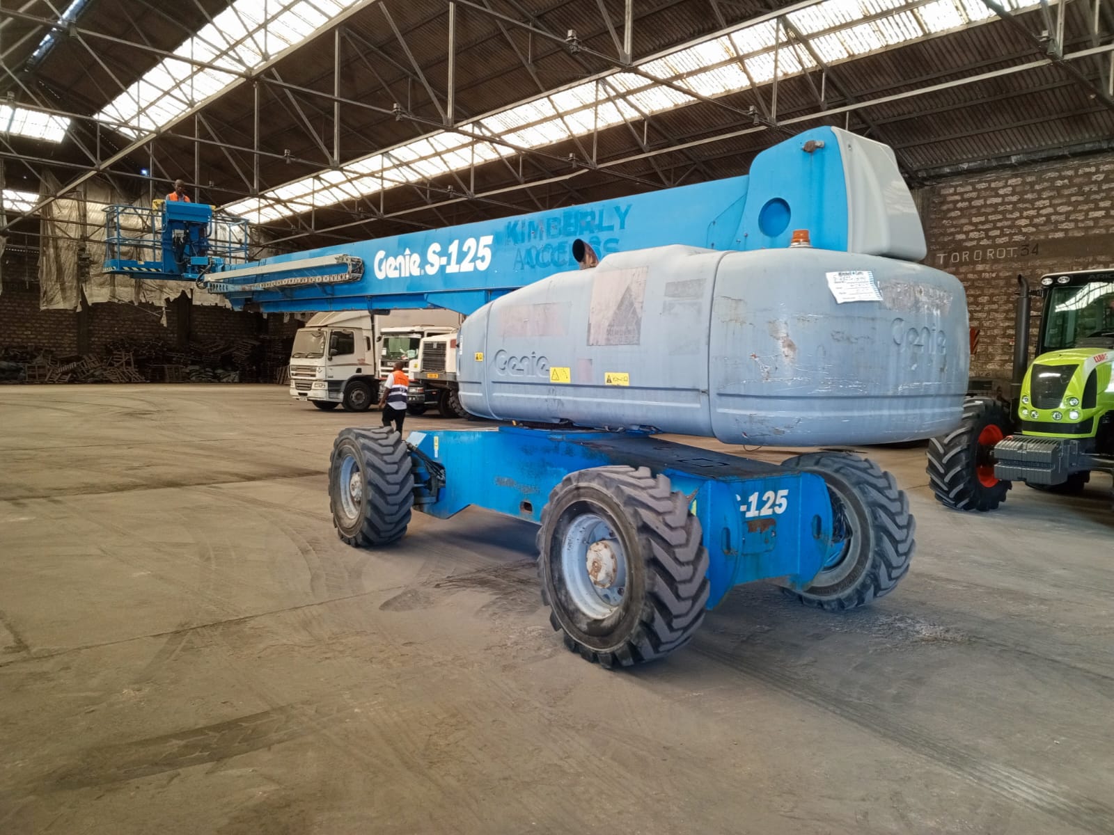 cherry picker rental for construction