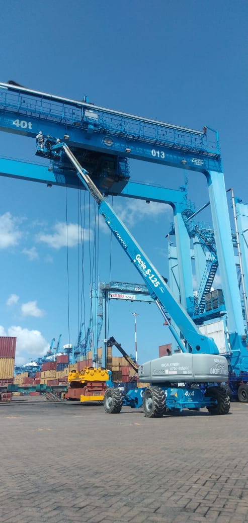 cherry picker rental services for port