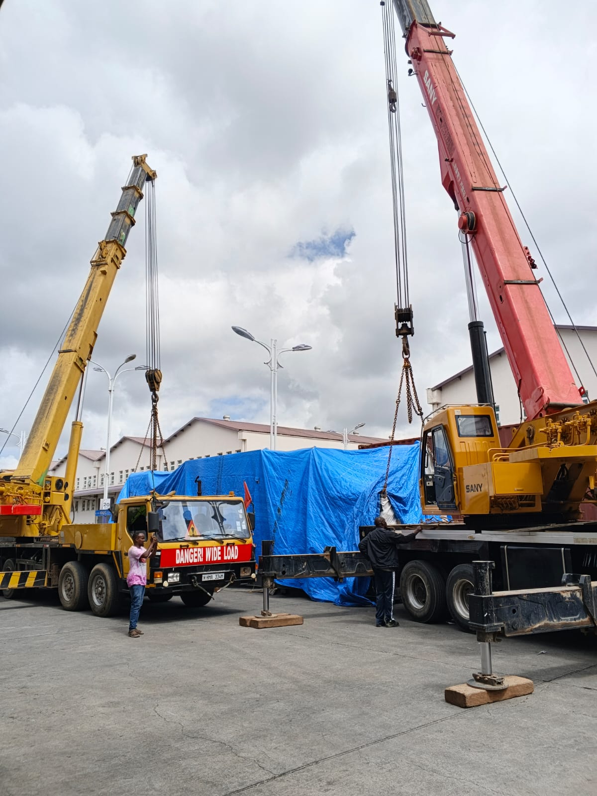 heavy machinery transport and handling