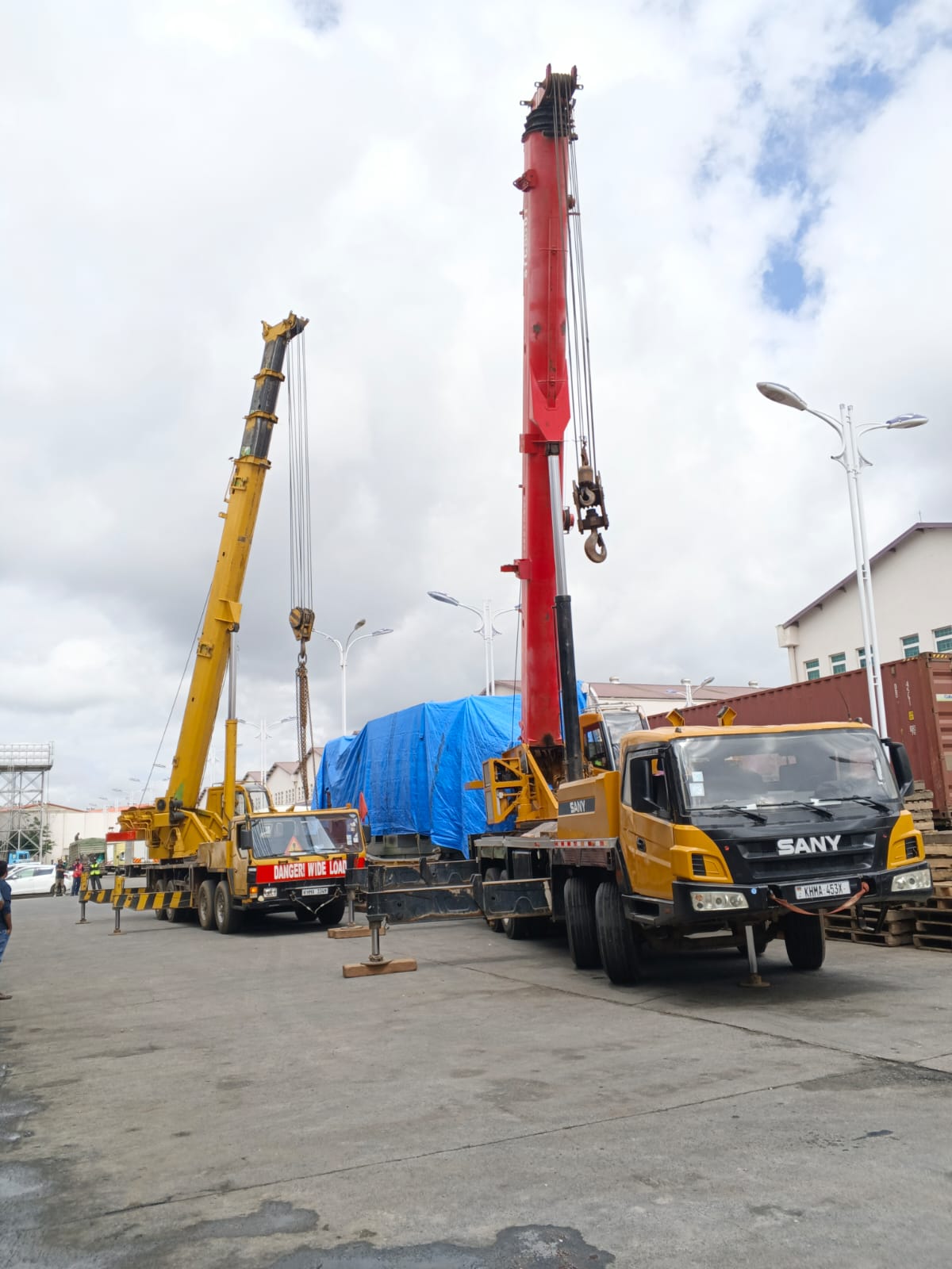 nairobi-heavy lifting crane fleet at nairobi