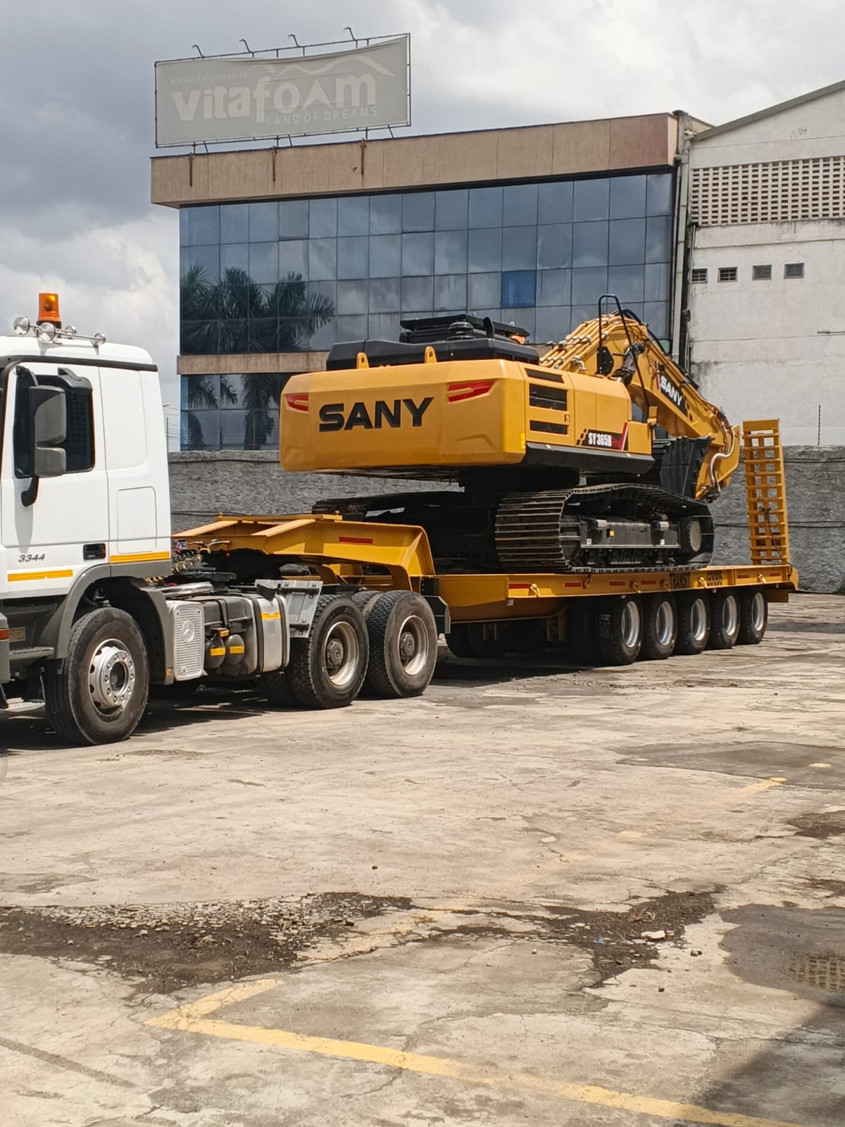 self loader truck services in nairobi
